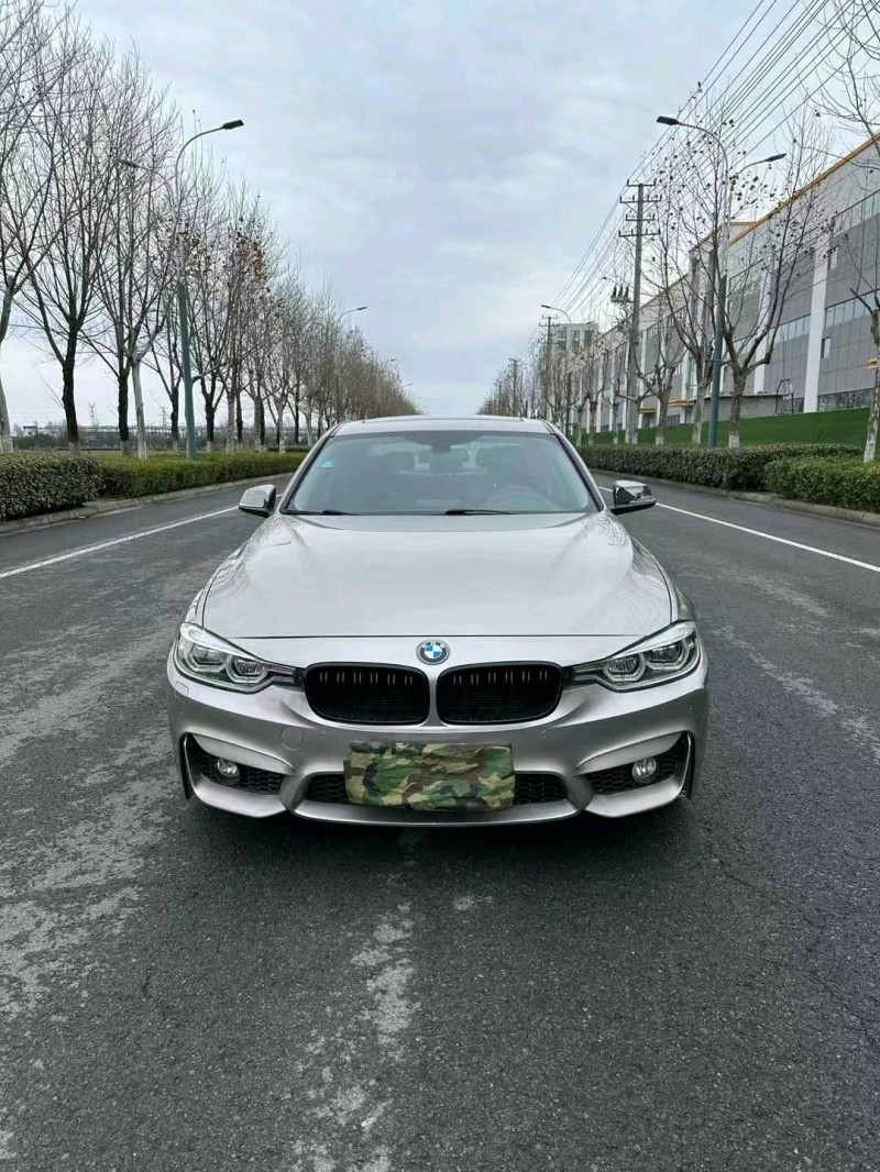 2016-03抵押车2016-03宝马3系抵押车2.0L