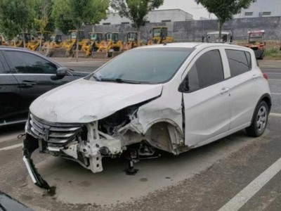 济宁市事故车21年宝骏310事故车1.2手动挡-现停放于山东济宁市