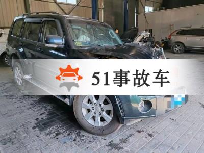 西安市事故车11年三菱帕杰罗事故车3.0手动挡-现停放于陕西西安市