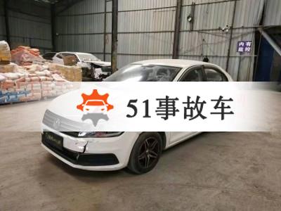 贵阳市事故车17年大众桑塔纳事故车1.6自动档-现停放于贵州贵阳市